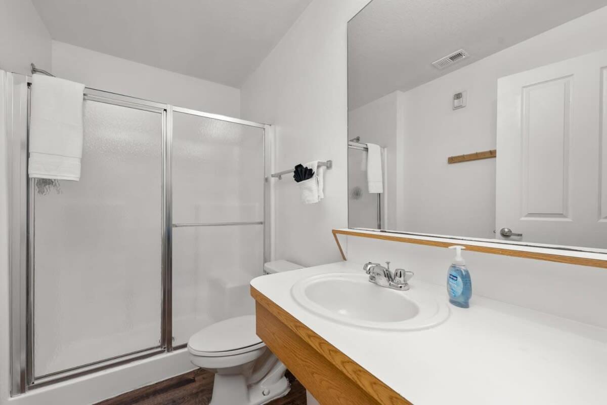 Budget Friendly Sleeps 8 Discounts Available Tampa Exterior photo