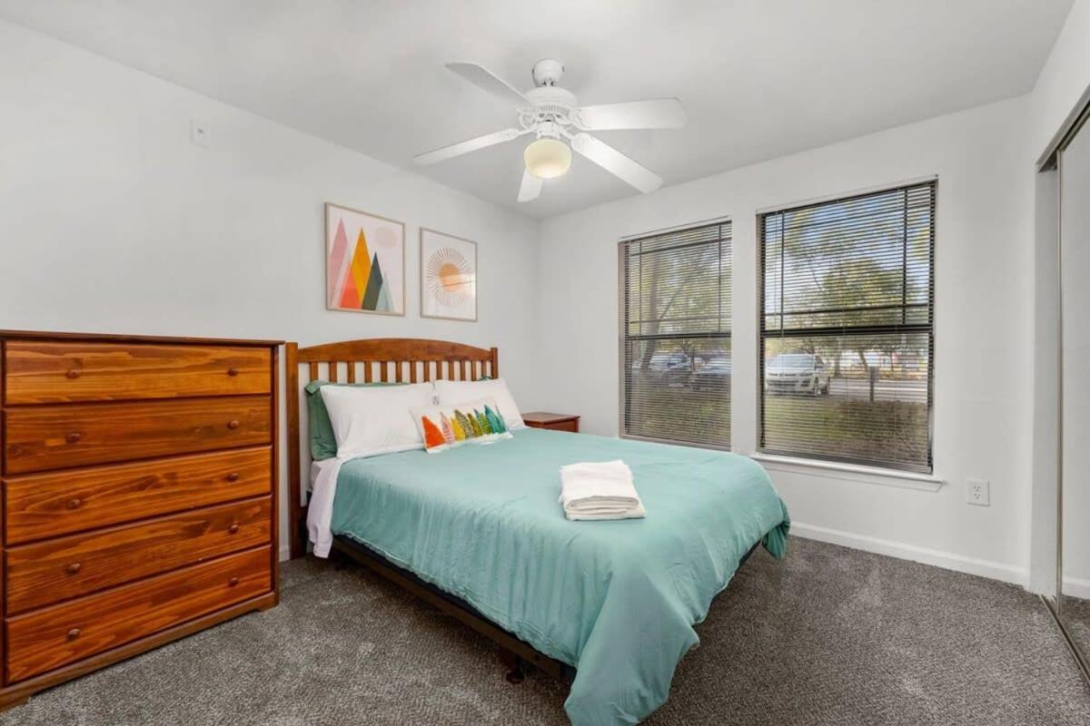 Budget Friendly Sleeps 8 Discounts Available Tampa Exterior photo