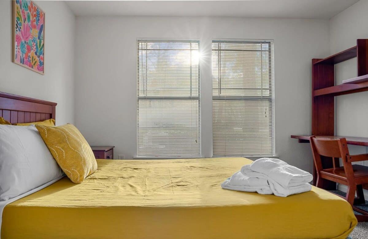 Budget Friendly Sleeps 8 Discounts Available Tampa Exterior photo