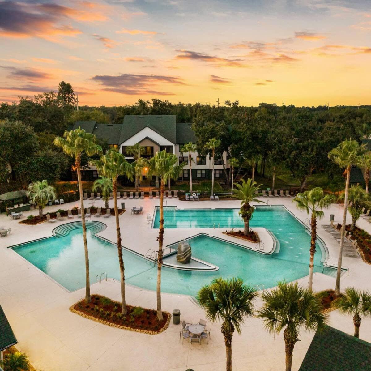 Budget Friendly Sleeps 8 Discounts Available Tampa Exterior photo